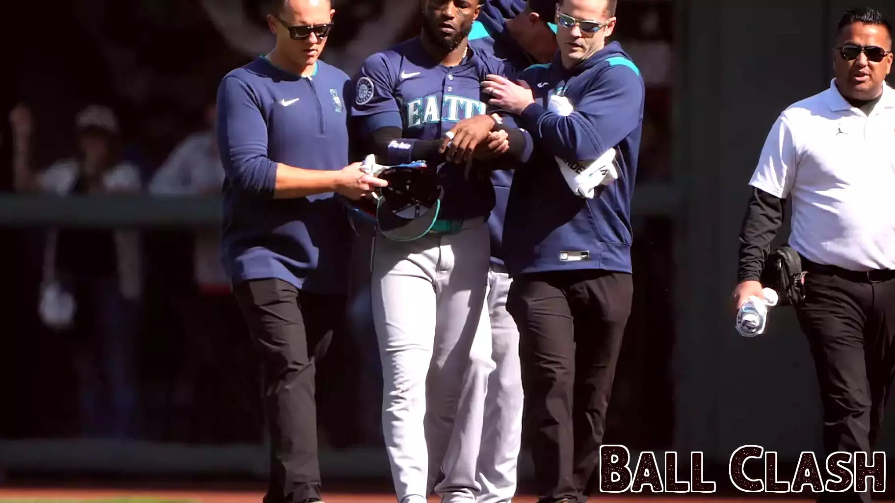 Victor Robles Delivers Spectacular Catch but Faces Injury in Giants Game